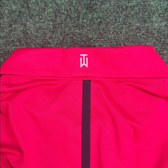 Tiger Woods Collection by Nike Dri-Fit Polo (Red & Black / Size Medium) - Picture 7 of 7